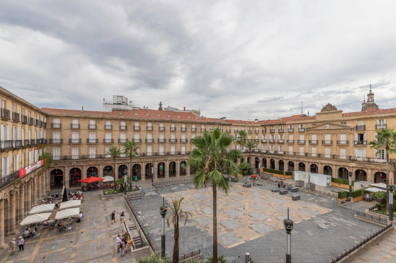 Habitaciones Apartamento B&B Plaza Nueva 8 ビルバオ エクステリア 写真